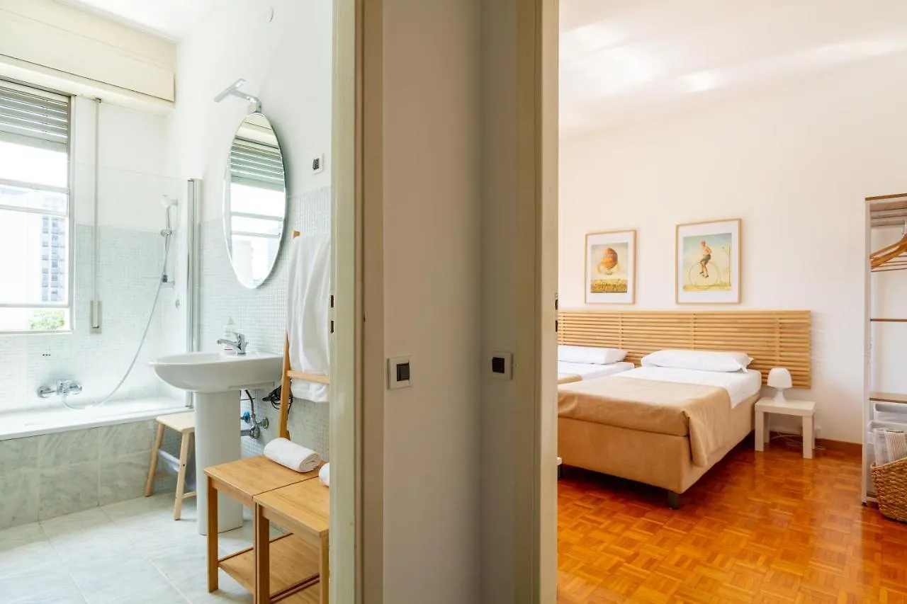 Palazzo Lombardia - Central Station - Bighome ميلان 0*,  إيطاليا