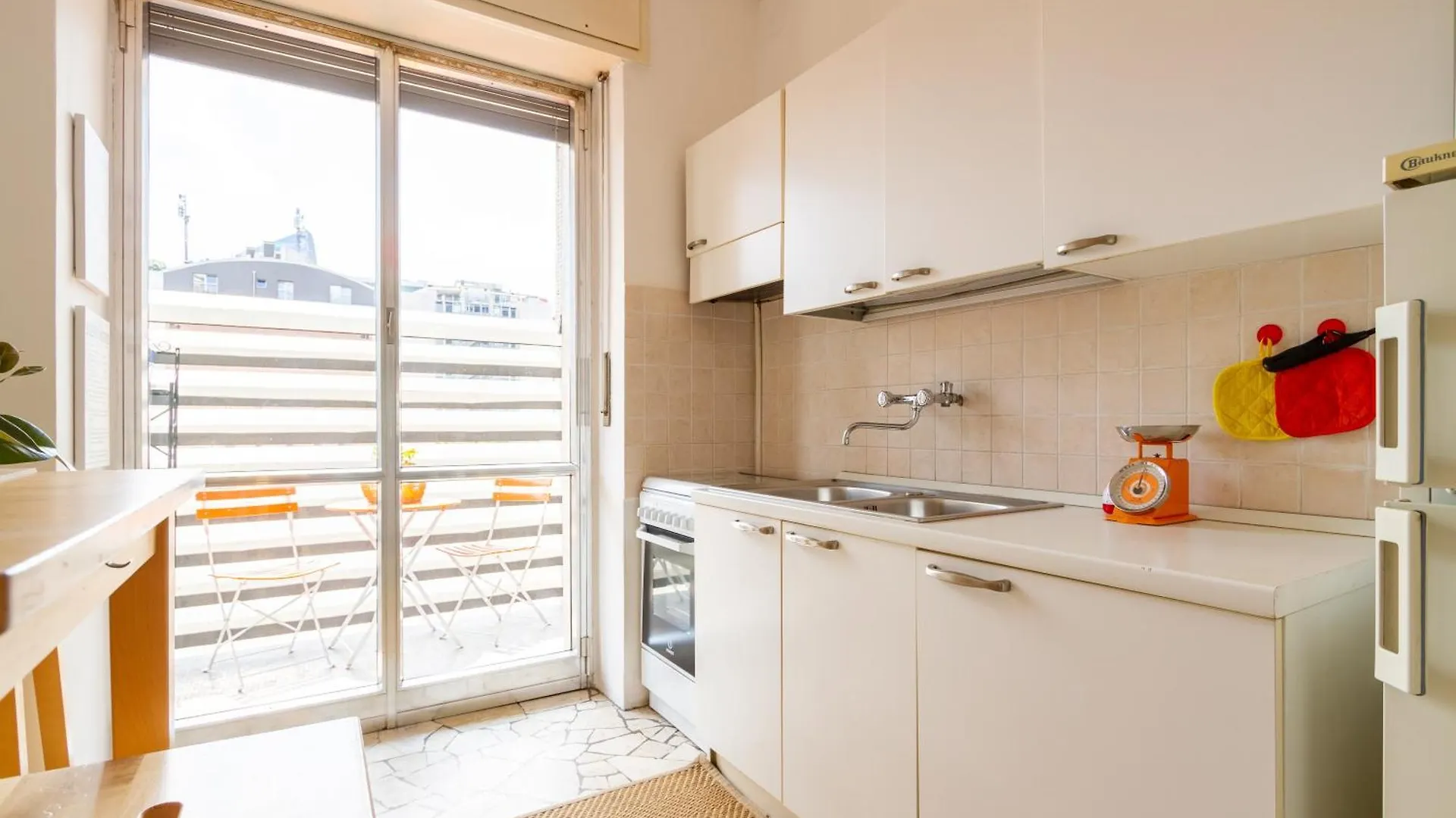 Palazzo Lombardia - Central Station - Bighome ميلان